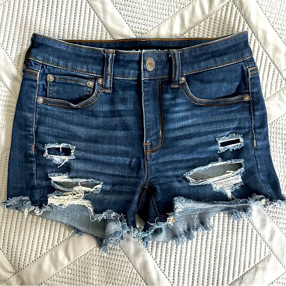 American Eagle stretch distressed cut off shorts size 2